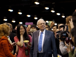Warren Buffett tự tạo ra nhiều nguồn thu nhập
