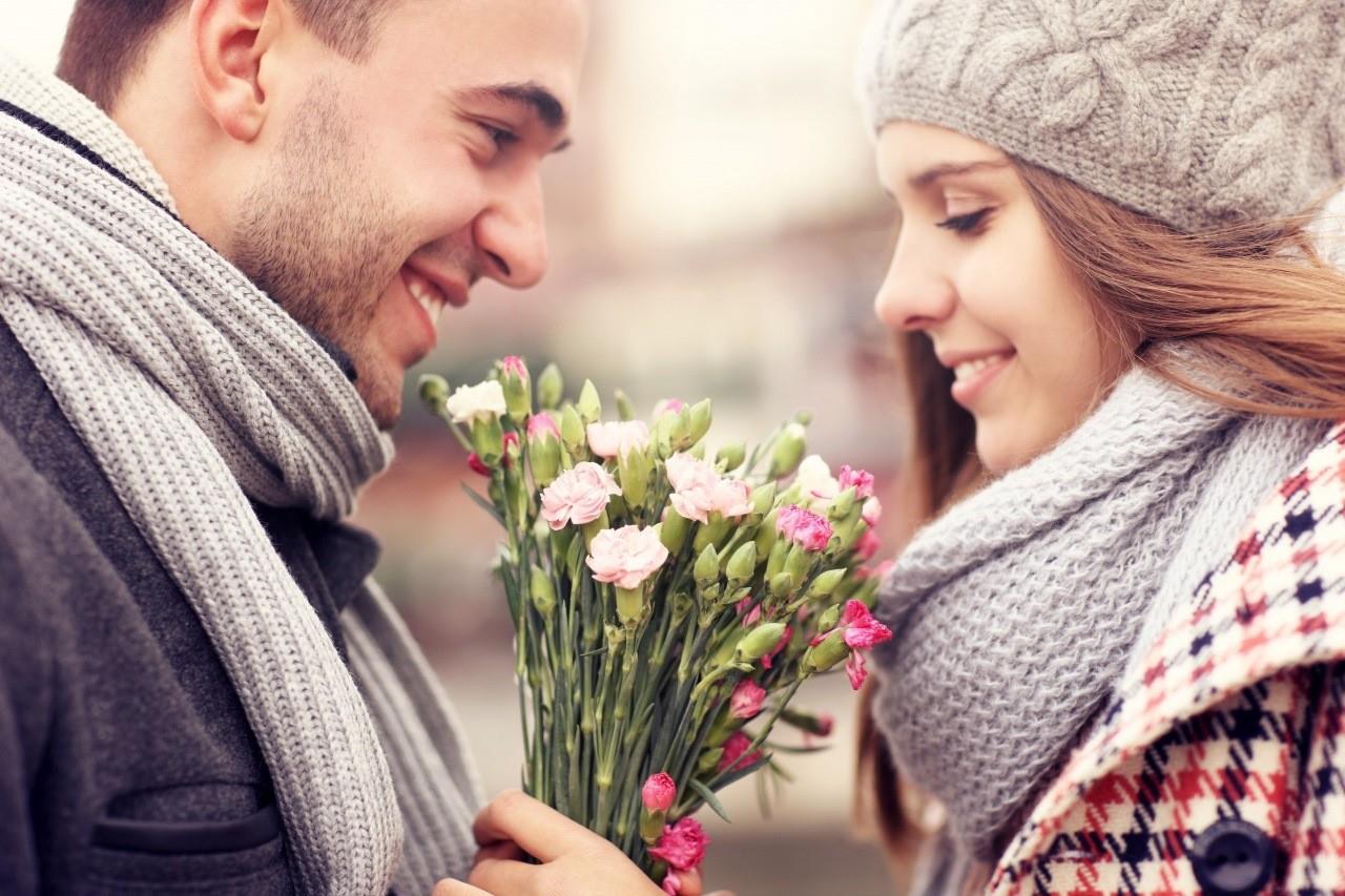 Những cặp đôi hạnh phúc thường không chia sẻ chuyện tình cảm trên mạng xã  hội