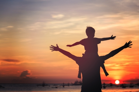 Năm đức hạnh của người cha giúp cho con cái thành người