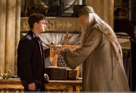 6 câu nói đắt giá trong Harry Potter của Giáo sư Dumbledore