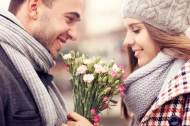 Những cặp đôi hạnh phúc thường không chia sẻ chuyện tình cảm trên mạng xã hội